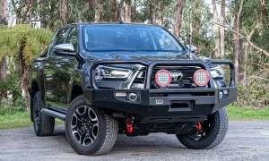 ARBToyotaHiLux2021_CommercialBullBar_gallery1